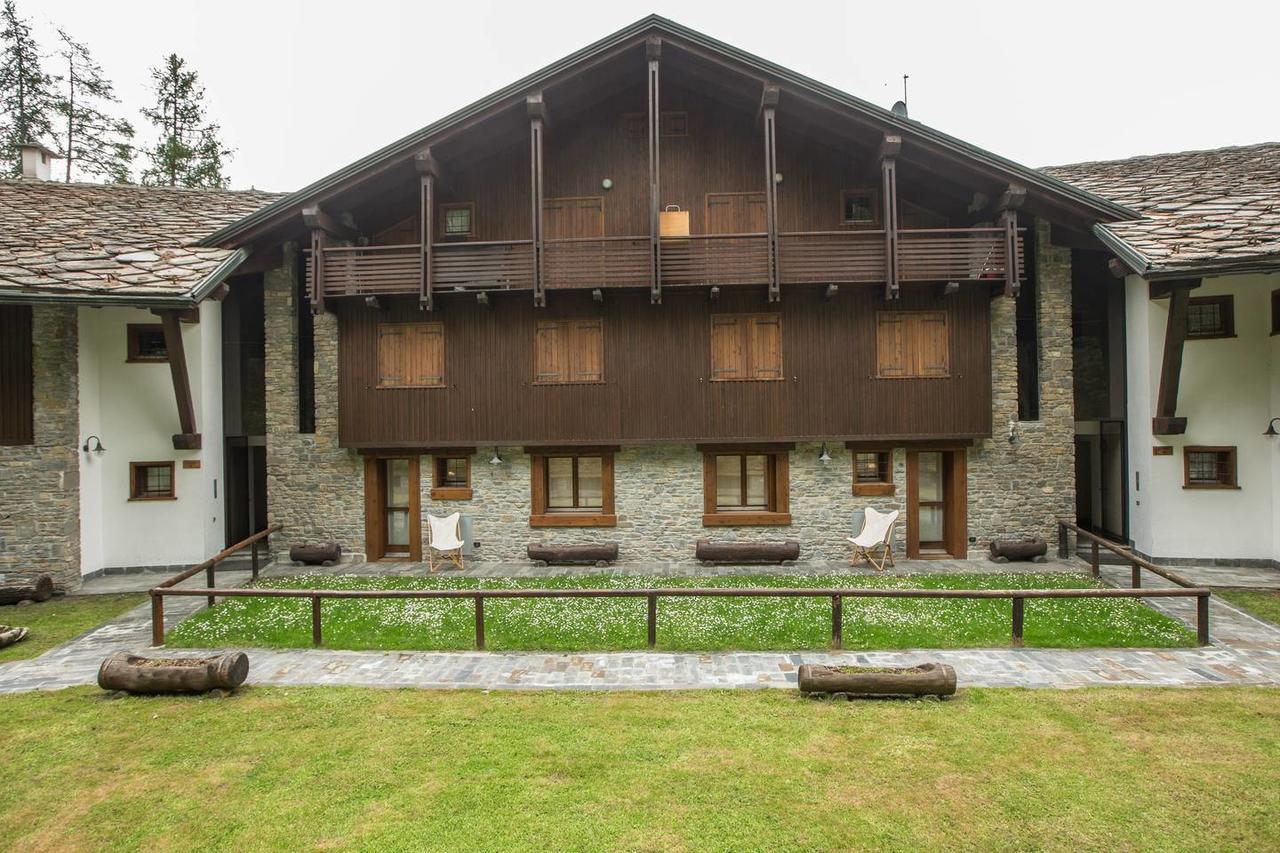 Joivy Superb Apartments For 6 With Mountain View And Garden In Курмайор Экстерьер фото