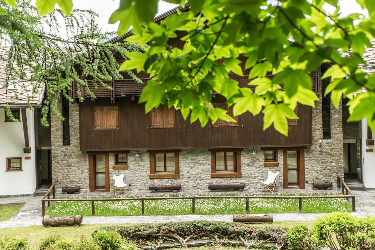 Joivy Superb Apartments For 6 With Mountain View And Garden In Курмайор Экстерьер фото